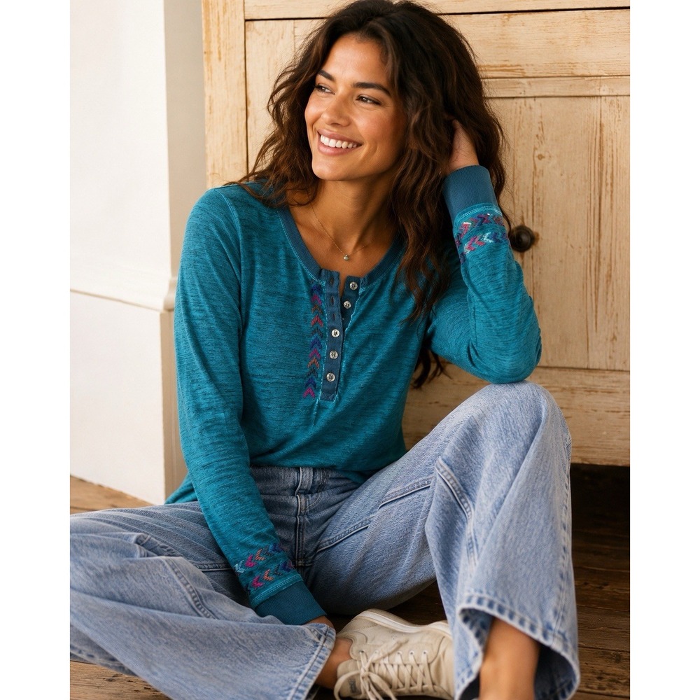 Panhandle Women's M Turquoise Embroidered Henley Long Sleeve Western Boho Top